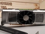 NVIDIA GTX 690 真「開箱」文！要用鐵撬開的新旗艦顯卡