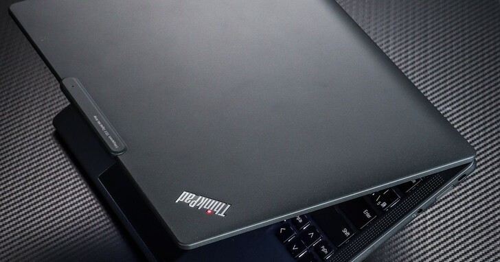 Lenovo ThinkPad X13s開箱評測：Arm架構高質感商務筆電，超低功耗、常時連網