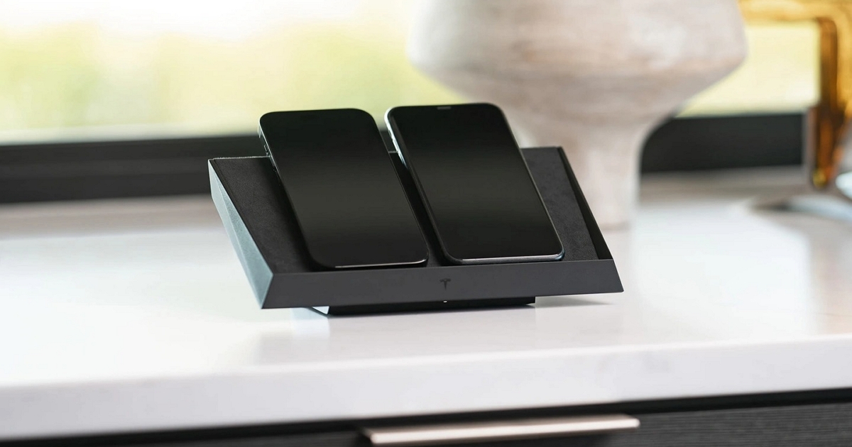 特斯拉版 AirPower 無線充電板來了!支援三款裝置同時 15W 充電、價格約台幣9300元