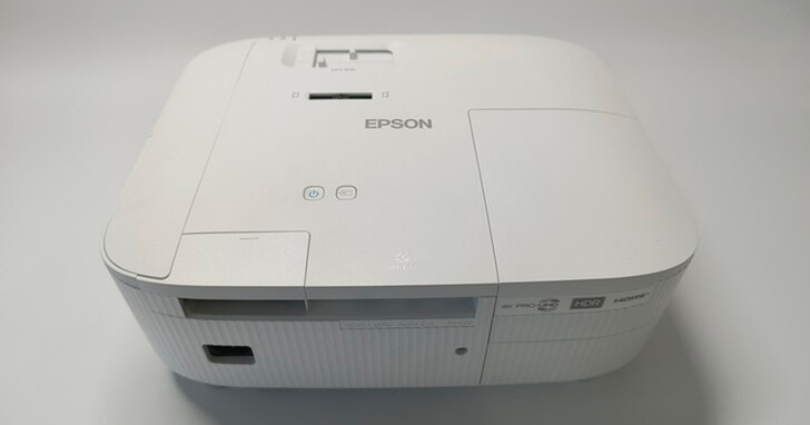 [心得] 打造高畫質的全新體驗，Epson EH-TW6250 4K 智慧劇院遊戲投影機開箱試用