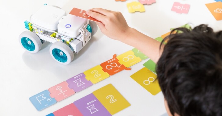華碩推出首款STEAM程式教育機器人PINBO，全模組化設計配合RFID指令卡鼓勵學童玩樂探索
