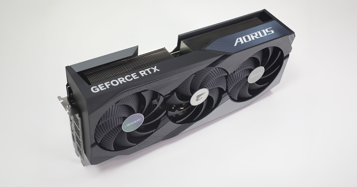 RTX 4070 SUPER 功耗解鎖 350W 飆升60%,性能卻只高 9%