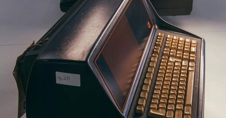 清潔工在雜物箱中發現兩台世界上最早的桌上型電腦！ Intel 8008處理器，16KB記憶體、800 kHz的CPU