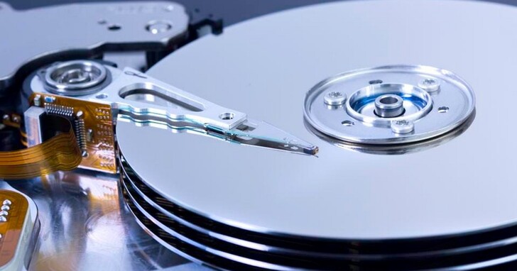 希捷規劃推出120TB超大容量硬碟，發展多層 HARM 技術、10年內實現10組碟片120TB 容量