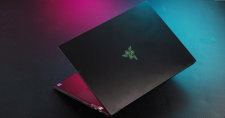 Razer Blade 18 2024 評測：18 吋 mini LED 螢幕、首搭 Thunderbolt 5 埠，超過 17 萬的精品級電競筆電