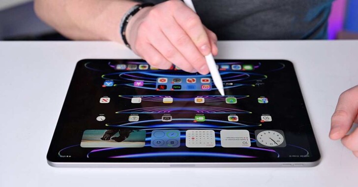 傳蘋果可折疊 iPad 將採用螢幕下 Face ID，2028 年問世？