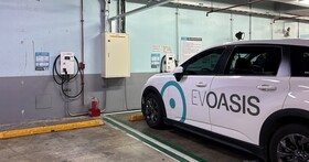 北市攜手 EVOASIS 佈建 300 支 AC 智能充電樁，首創配備「隨插即充」功能、提升充電便利性