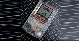 改裝達人打造全透明 Game Boy Color，連主機板都「看光光」