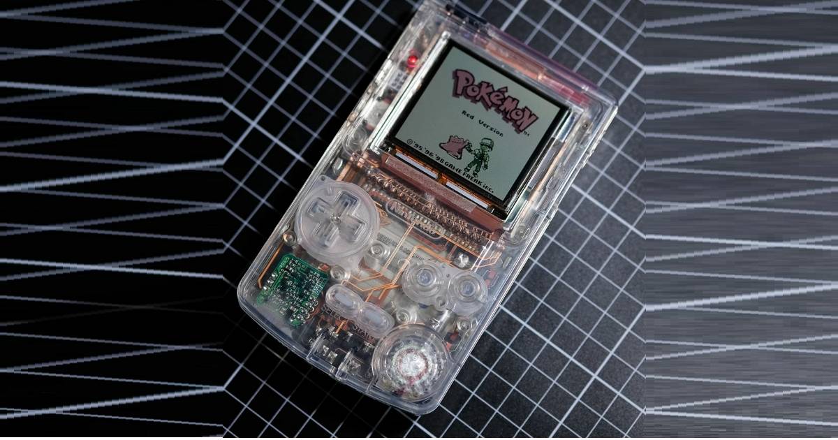 改裝達人打造全透明 Game Boy Color,連主機板都「看光光」