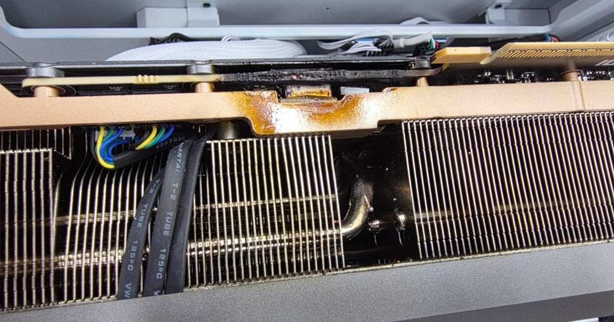 RTX 顯卡又爆起火案例：玩家 RTX 5090 燒出火舌、主機板也報銷，可能與供電設計有關？