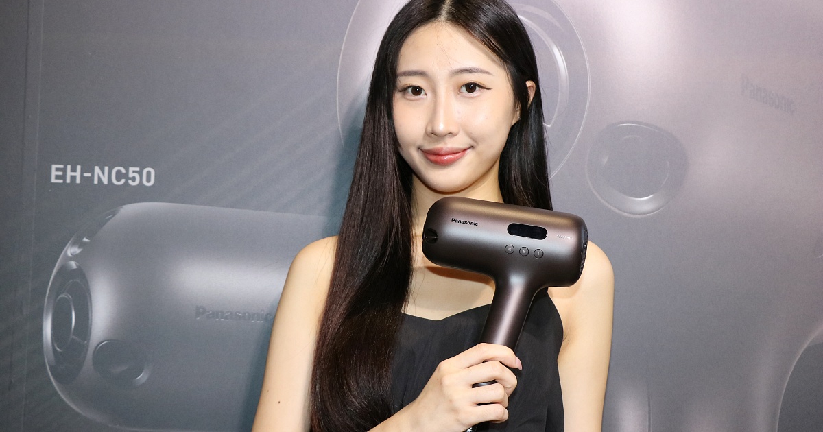 Panasonic 全新奈米水離子吹風機 EH-NC80 及 EH-NC50 在台上市!保濕力再升級,售價 15,900 元起
