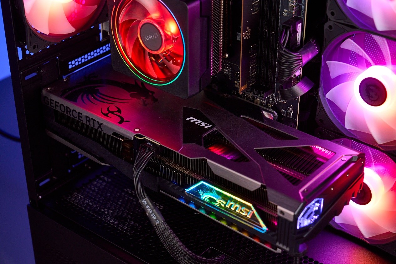 讓 AI 效能倍增的關鍵，MSI GeForce RTX 5070 DIY PC，AI 生成、剪輯、3D、遊戲效能火力全開！