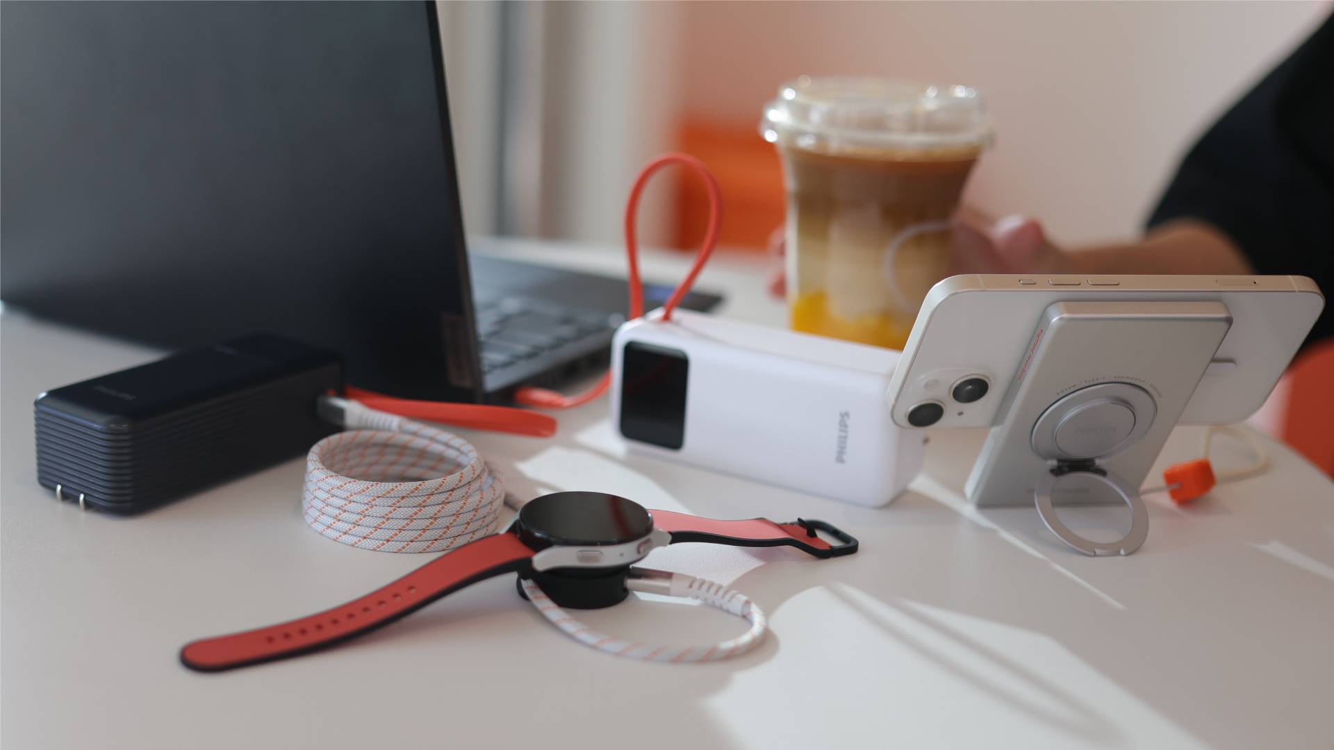 PHILIPS FunCube 3.0 多合一行動電源上市，雙全生活館同步推舊換新 75 折活動