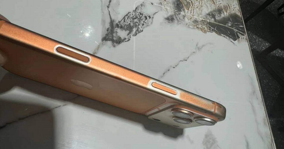 iPhone 17 Pro Max「宇宙橙」又出包？網友聲稱濕紙巾一擦竟然掉漆