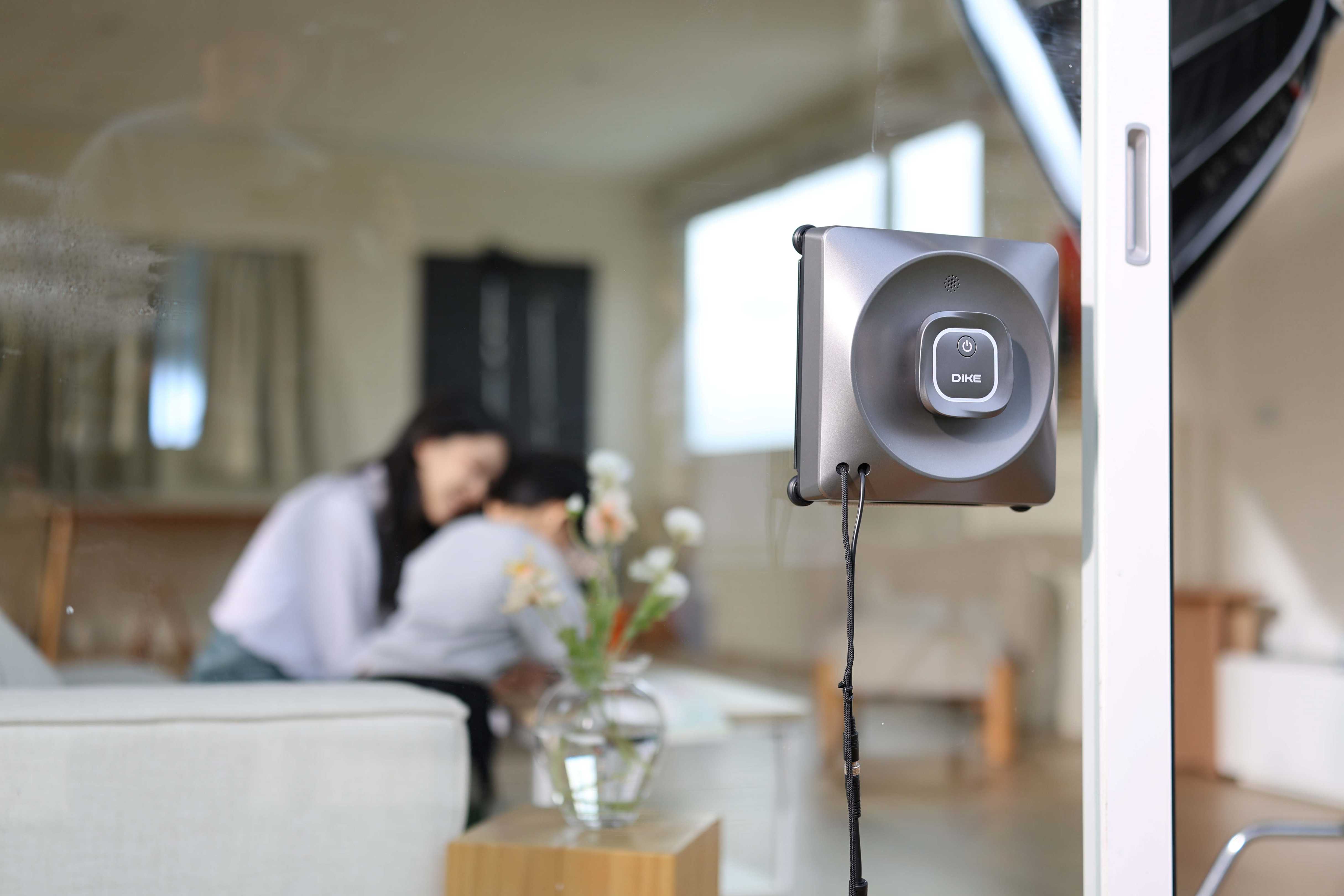 DIKE X2 仿生擦窗機器人與等離子除菌烘碗機正式在台上市