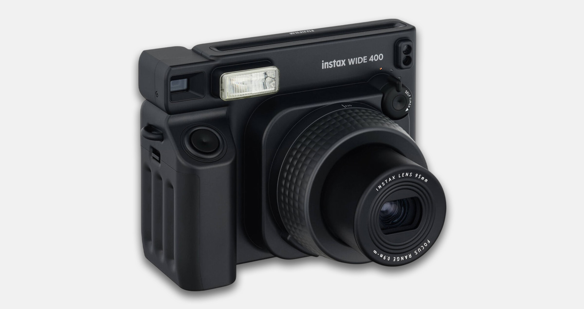 寬幅經典新色加入！富士推出 Instax WIDE 400 漆黑版，展現成熟攝影質感