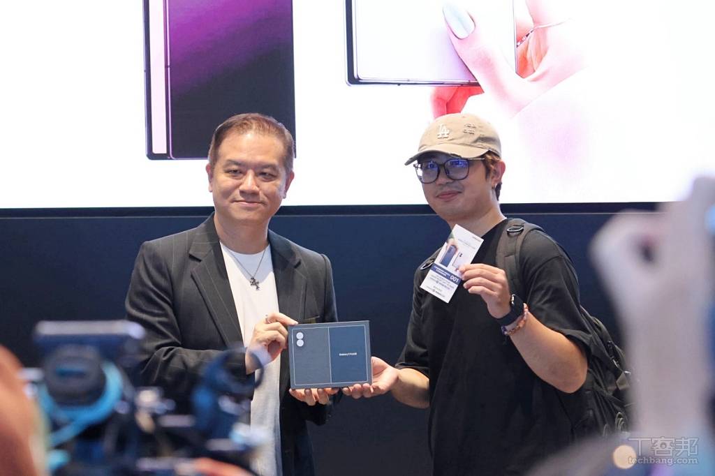 三星 Galaxy Z Fold8 系列預購開紅盤！台灣整體預購較前代成長近三成