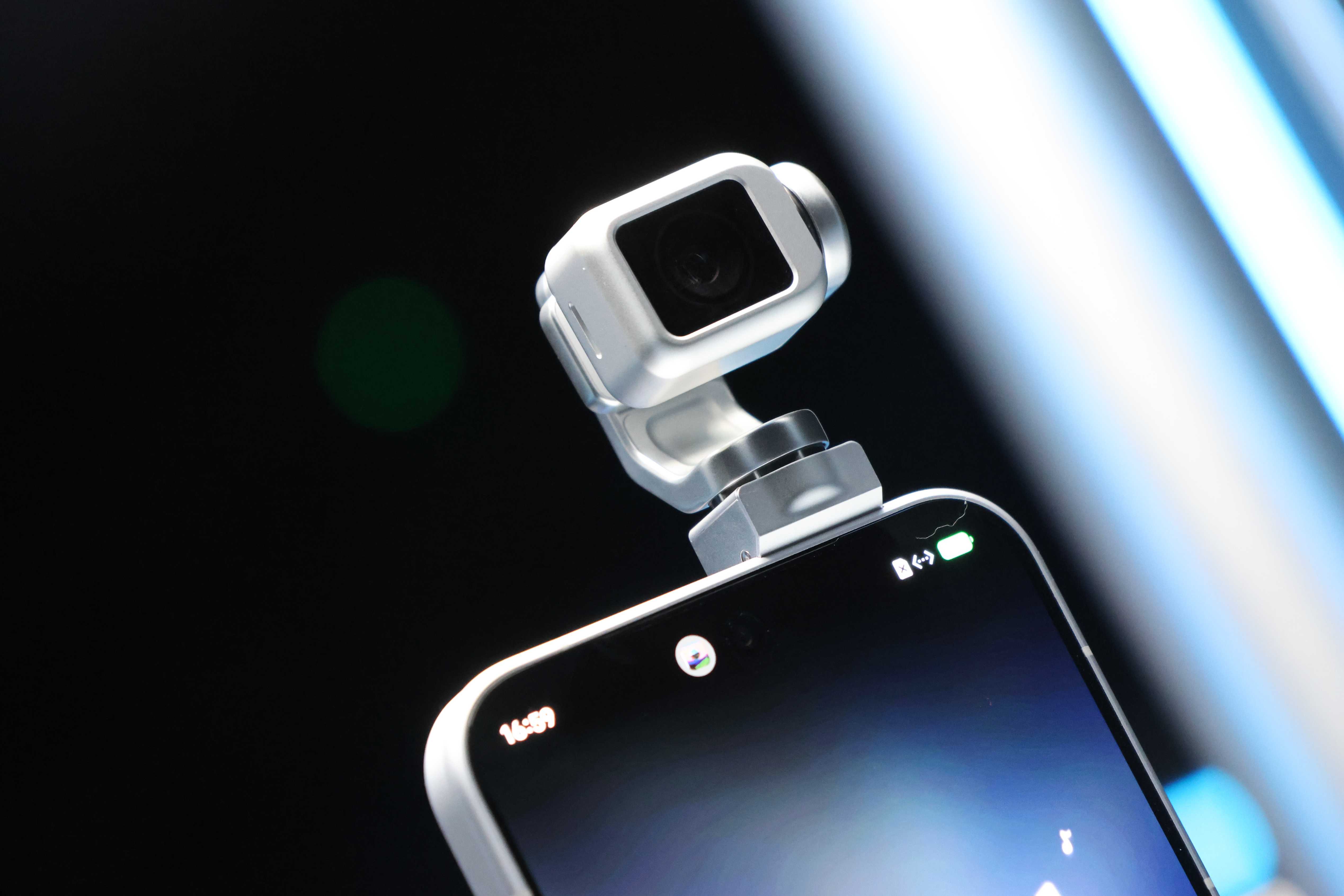 手機「動」起來！HONOR 正式發表 Robot Phone，4DoF 雲台＋ARRI 影像＋AI Agent 一次到位