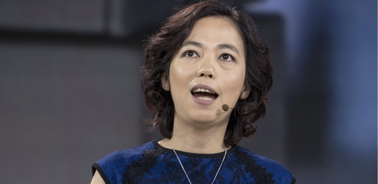 李飛飛批 AI 開發商「自己替自己打分數」，強調獨立機構介入才是防範失控的唯一解