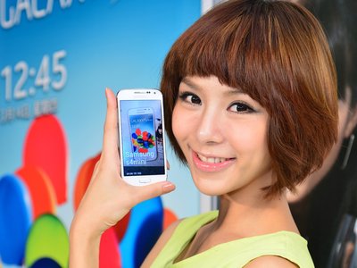 繼承 S4 血統，4.3 吋 Galaxy S4 mini 台灣發表 ，定價 14,900 元、七月中上市