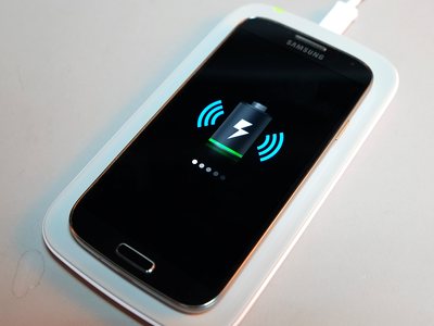 Samsung Galaxy S4 無線充電套件動手玩，一窺無線充電聯盟現況分析