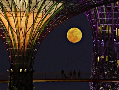2013 年度超級月亮錦集，一解中秋颱風天的賞月之苦