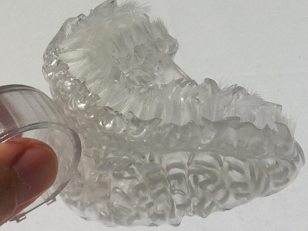 3D列印客製化牙刷 Blizzident ，咀嚼6秒就能潔牙