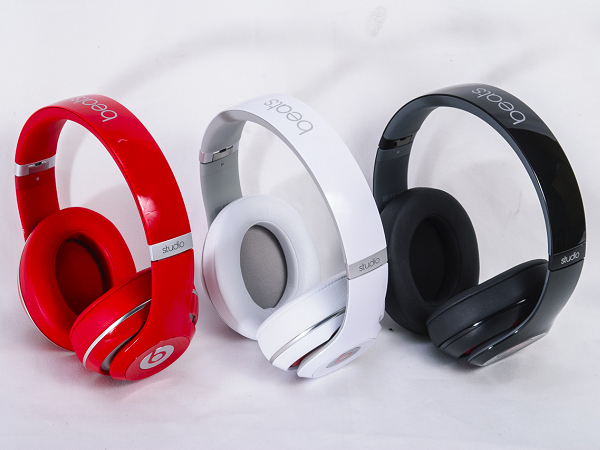 Beats 耳罩式耳機 Studio 評測：內建鋰電池 20 小時連續播放，讓音樂統御全世界