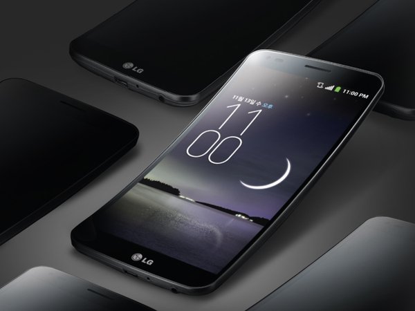 LG G Flex 曲面螢幕手機預計 2014 年初在台上市，自我修復背蓋刮痕影片曝光