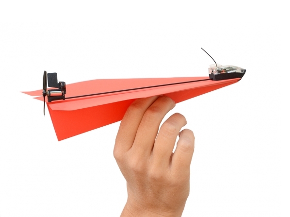 拿起你的手機遙控「紙」飛機吧！PowerUp 3.0幫紙飛機加上智慧飛行模組