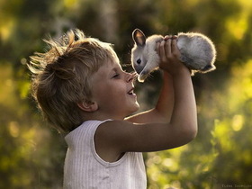 動物與孩子的純真畫面，Elena Shumilova用鏡頭記錄下的兒童寫真