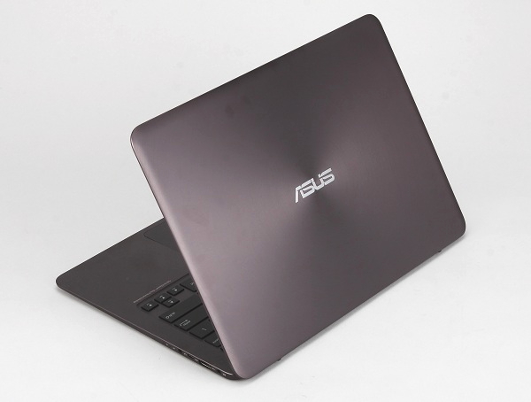 向 MacBook Air 致敬，Asus Zenbook UX305 帶來高解析度、輕薄、長效的機動性