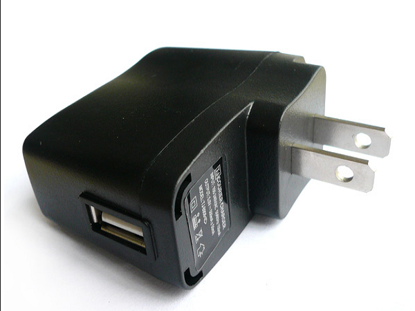 消保會抽檢市售USB電源供應器：28件樣品有17件品質安全不合格