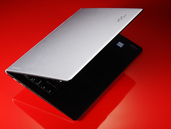 Lenovo Yoga 900 評測：二合一筆電效能再升級，筆電、平板、直立、帳篷模式輕鬆換