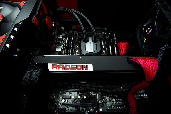 AMD 發布 Radeon Pro Duo 雙晶片顯示卡，聚焦 VR 內容製作應用