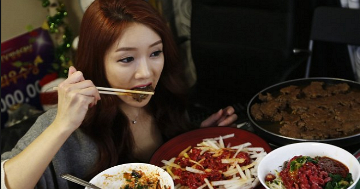 為什麼在韓國最大的直播平台上，直播吃飯能成一個熱門節目？