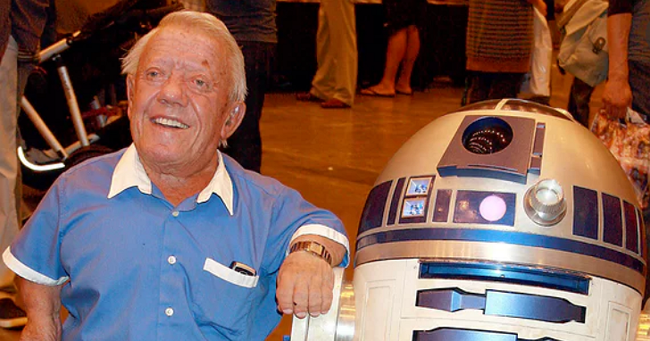 《星際大戰》最著名機器人 R2-D2 的幕後扮演者肯尼·貝克去世，享年81歲