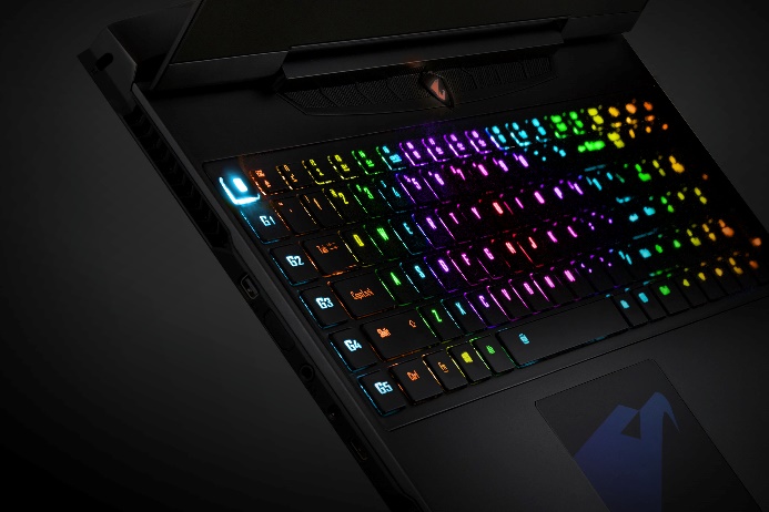 AORUS發表新一代旗艦電競筆電 搭載NVIDIA GeForce GTX 10系列獨顯，效能全面再進化，搭配RGB Fusion單點全彩背光鍵盤