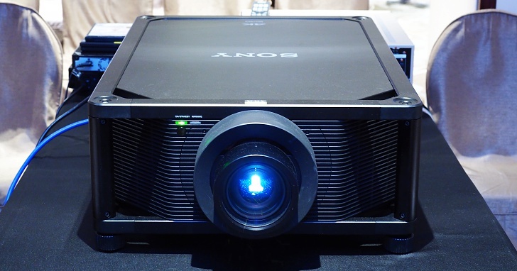 要價 204 萬台幣！Sony 推出雷射光源、5000流明的 4K 旗艦投影機 VPL-VW5000ES