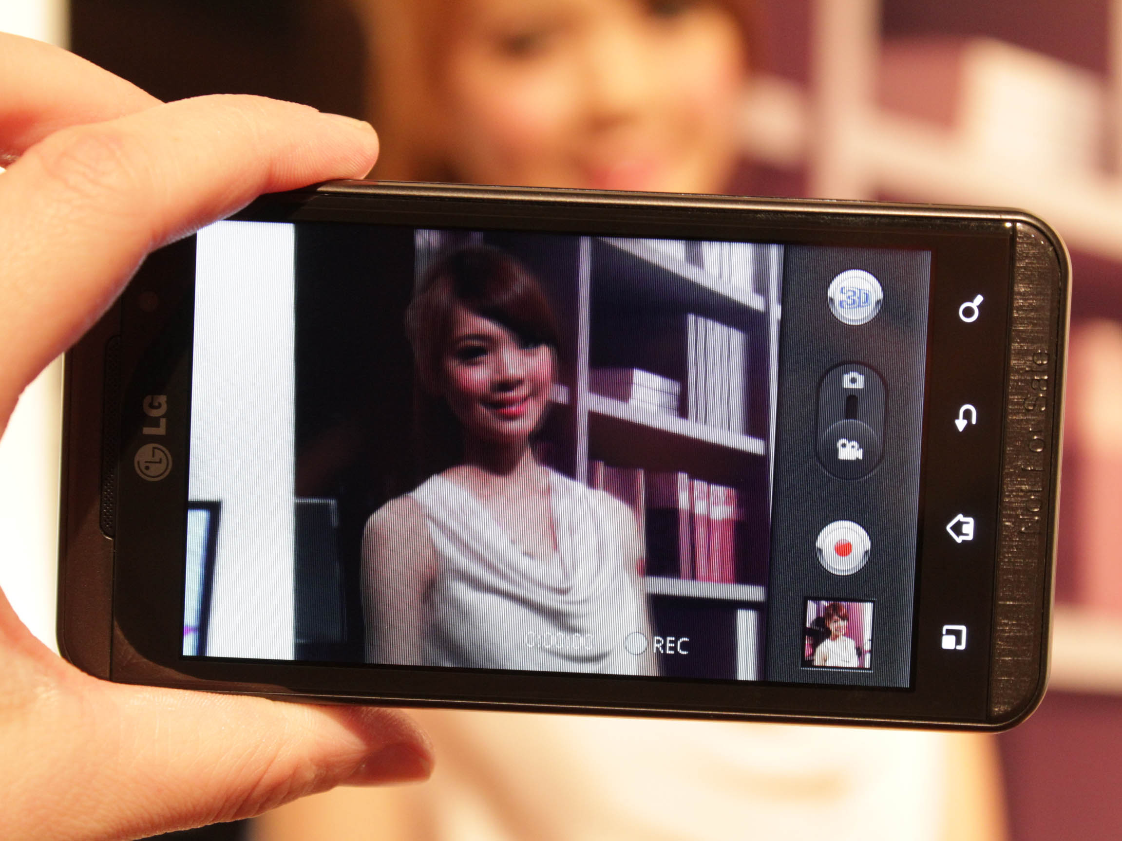 裸視 3D 手機 LG Optimus 3D P920 影片試坃