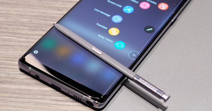 三星 Galaxy Note 8 開箱快速玩，規格比較、S Pen、側螢幕新功能一覽