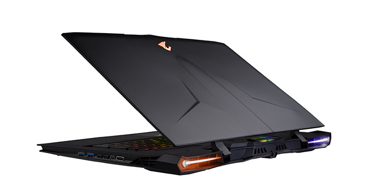 世上最強真機械式鍵盤  AORUS 發表全新電競旗艦機 X9  效能配備 GeForce GTX 1070 雙顯卡設計  打造世界最輕 17.3 吋 SLI 電競筆電