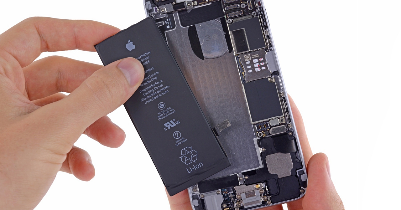 副廠電池挫勒等，蘋果宣布 iPhone 原廠電池更換價只要 890 元，現在就可換