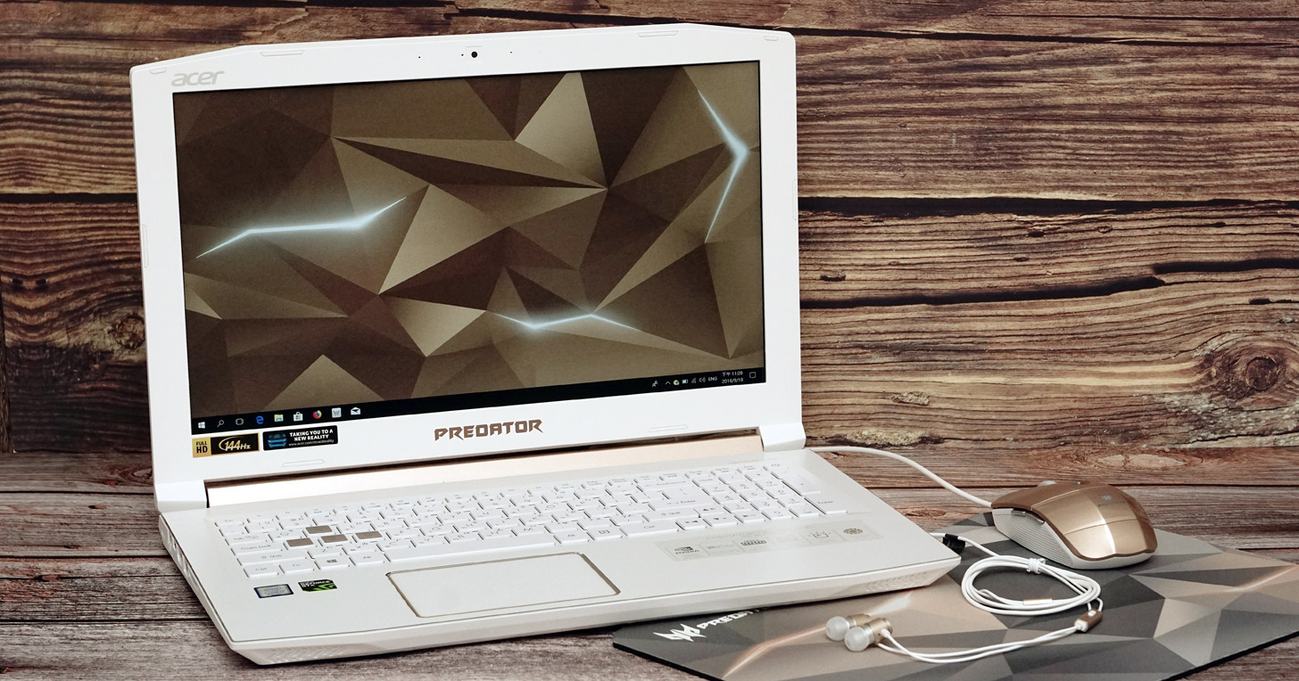 Acer Predator Helios 300 白色特仕版開箱：白與金碰撞出優雅電競新風貌