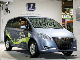 2013台灣電動車展：Luxgen透過 QR Code來解析 MPV EV+電動車