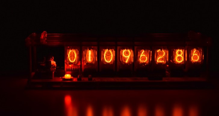 3用數字管時鐘，BitNix可以顯示時間、比特幣匯率、亂數
