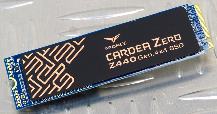 雙層石墨烯加強導熱效果！Team Group T-Force Cardea Zero Z440 M.2 PCIe 4.0 SSD 1TB 實測