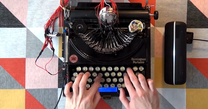 疫情在家很無聊？極客少年把爺爺的老打字機改造成酷炫樂器！