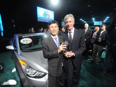 HYUNDAI All New Elantra拿下最榮耀大獎~ 2012北美年度風雲車