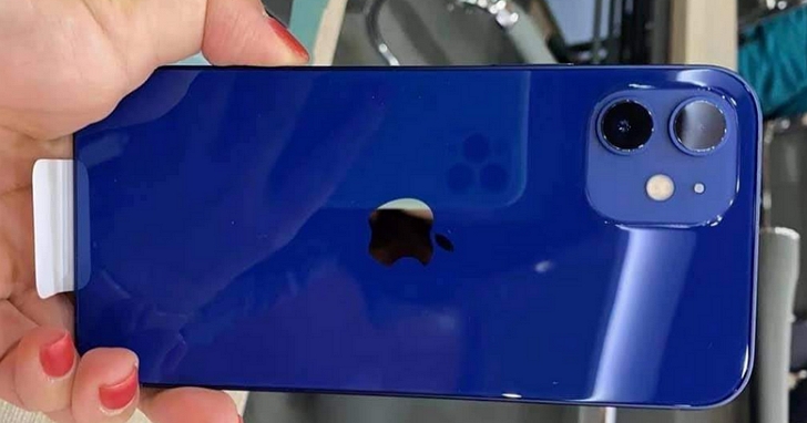 iPhone 12「塑膠藍」太滅火，網友戲稱「夜鬱藍」